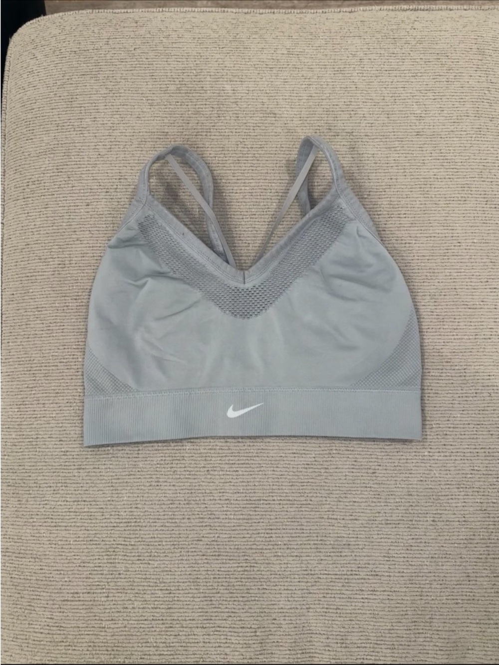 Nike Light Gray Seamless V‑Neck Sports Bra